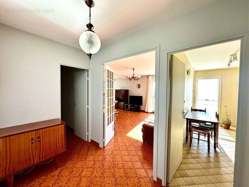 Appartement à MARSEILLE-4E