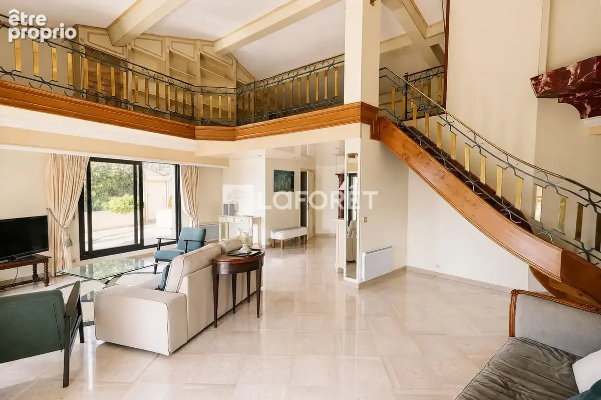 Appartement à MOUGINS