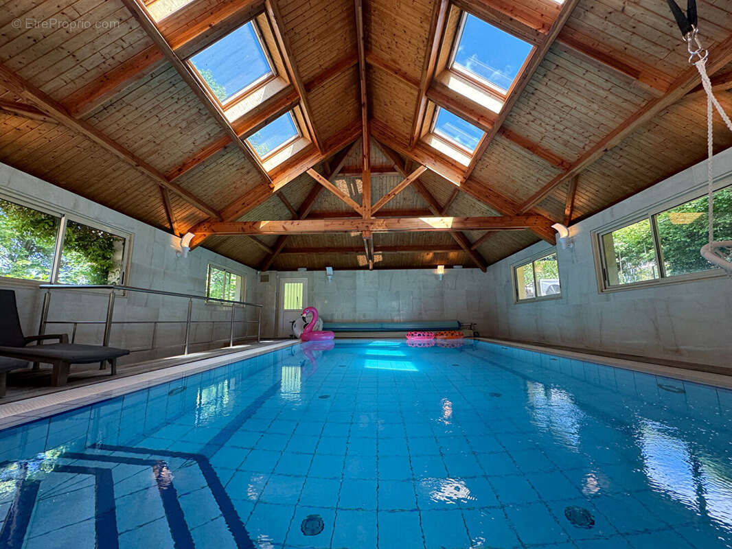 Maison à LES MESNULS