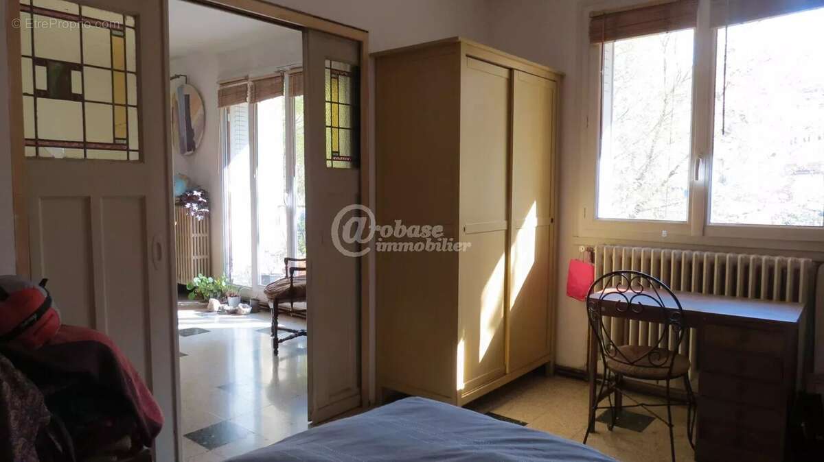 Appartement à MARSEILLE-5E