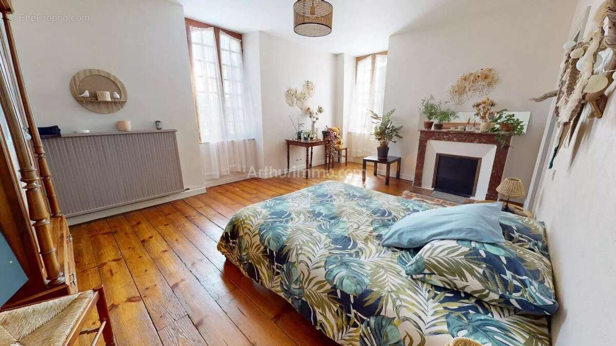 Maison à LAMARQUE-PONTACQ