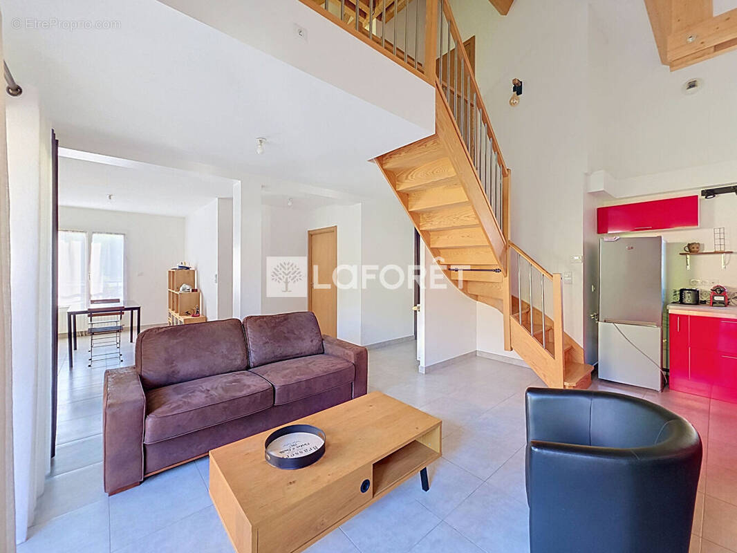 Appartement à LINAS