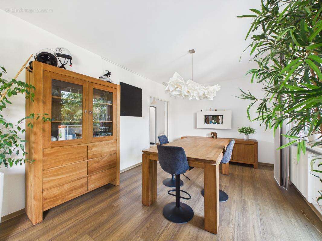 Rue de Bale - 4 pièces - 73m²- Coeur du Neudorf - Cave - Terrasse - photo 2
