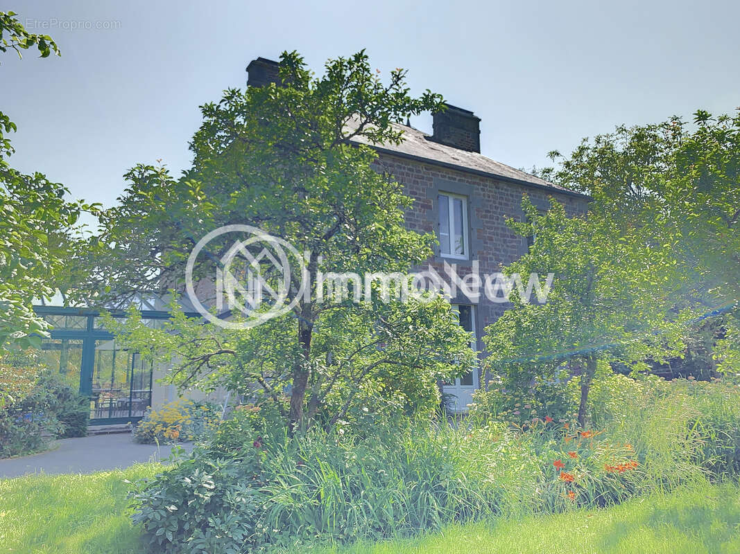 Ancien Presbytère rénové à ST URSIN - photo 20