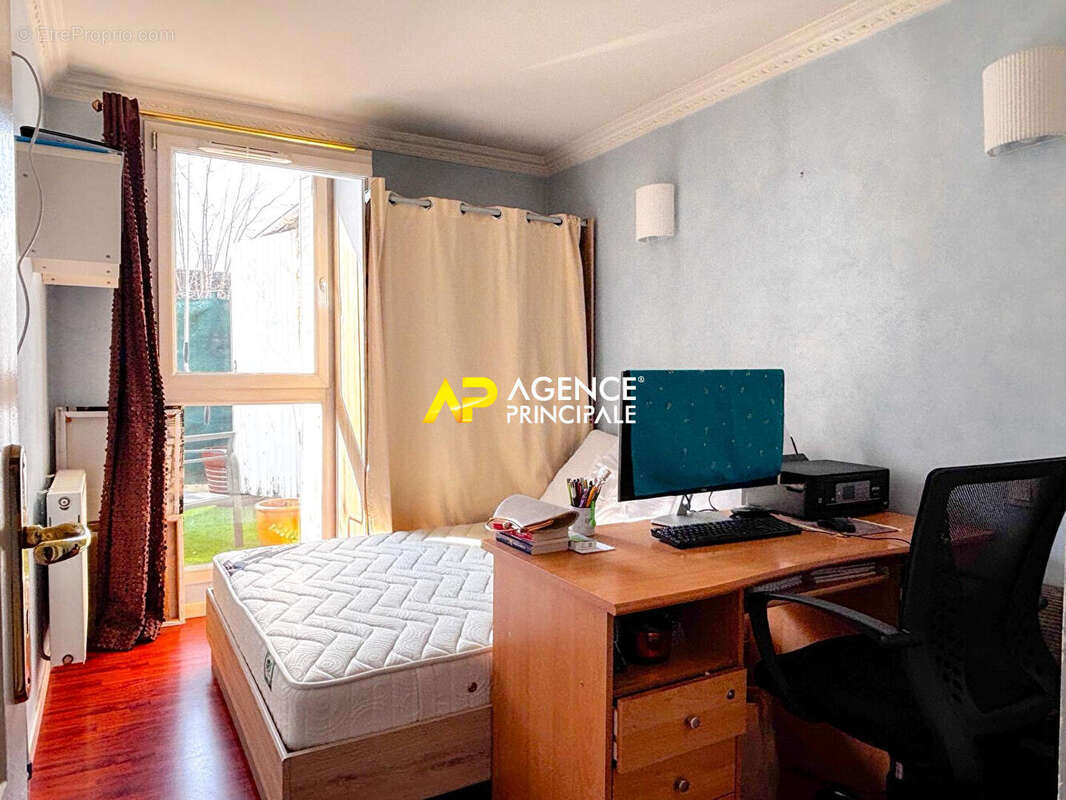 Appartement à SARTROUVILLE