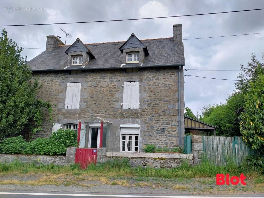 Maison à SAINT-PIERRE-DE-PLESGUEN