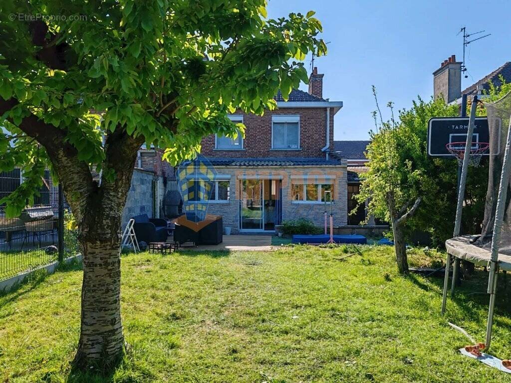 Maison à EMMERIN