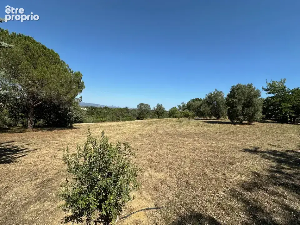 Terrain à ROQUEBRUNE-SUR-ARGENS
