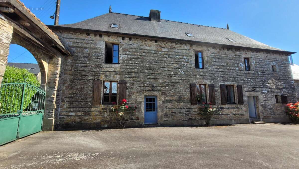 Maison à MERLEAC