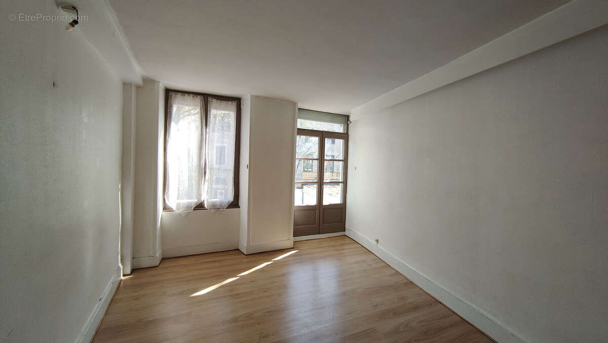 Appartement à AUBENAS