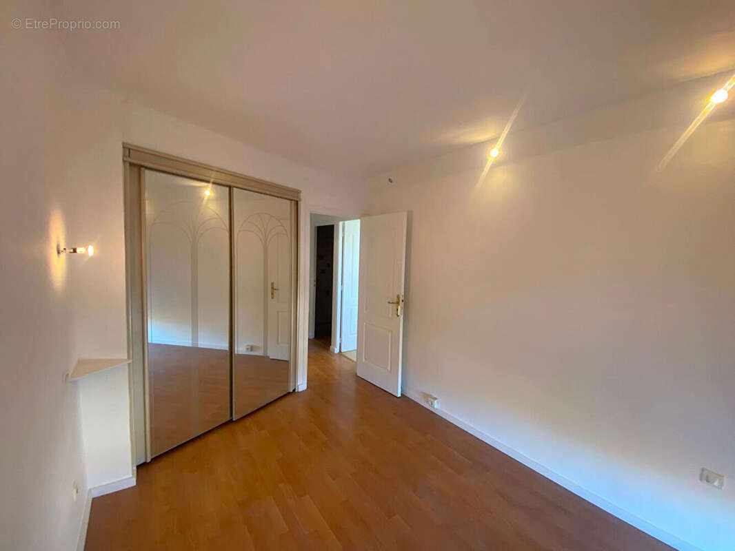 Appartement Sète  quartier théâtre 3 pièce(s) 70 m2 avec grand balcon et ascenseur - photo 3