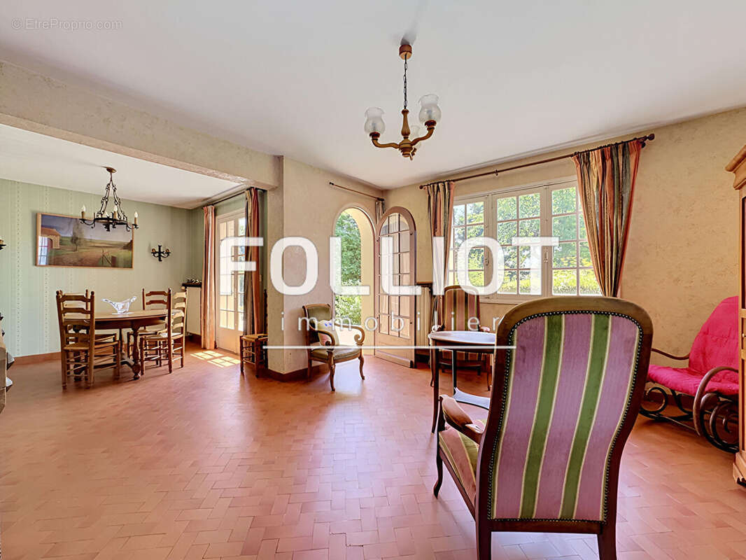 Fontaine-Étoupefour - Maison familiale de 5 chambres sur un magnifique terrain de 1 000 m² sans vis-à-vis - photo 17