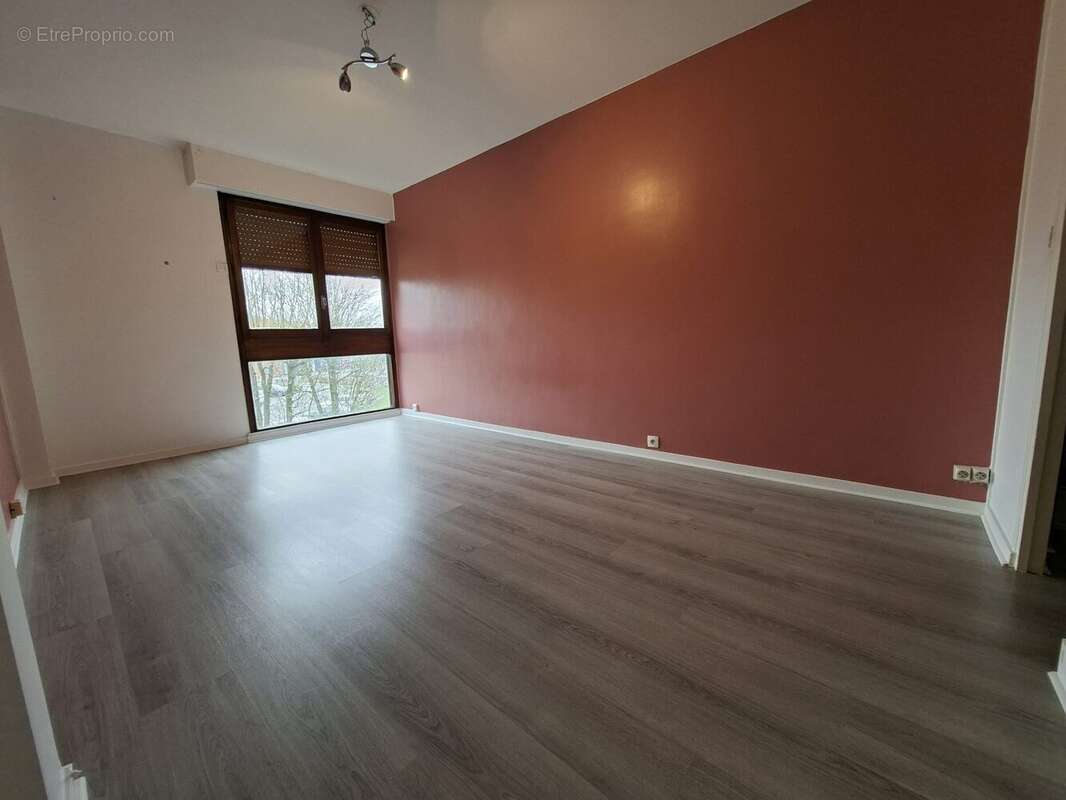 Appartement à FONTENAY-LE-FLEURY