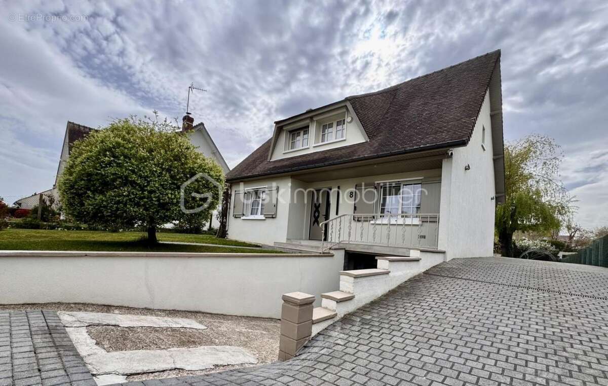 Maison à ESTREES-SAINT-DENIS