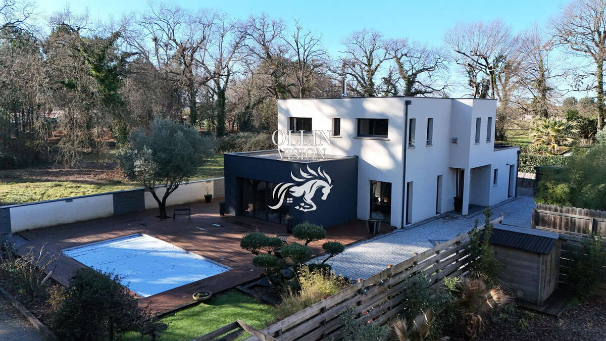 Maison 175 m² à La Teste-De-Buch  - photo 8