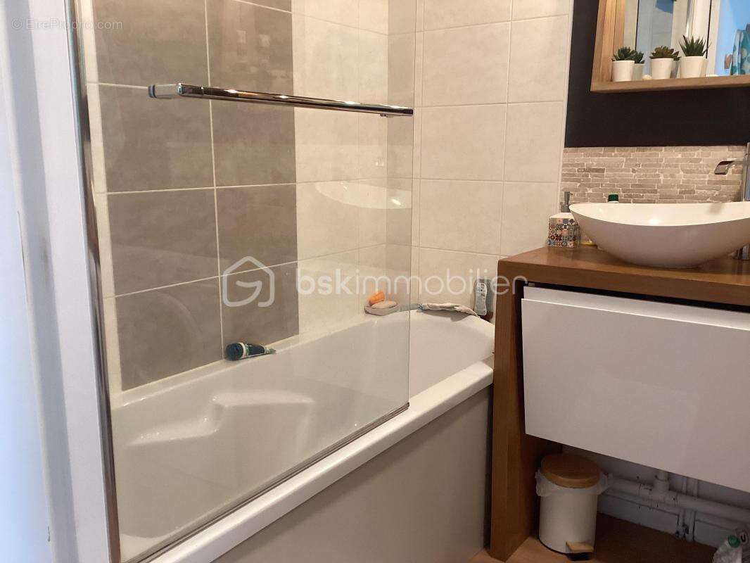 Appartement à LANVALLAY