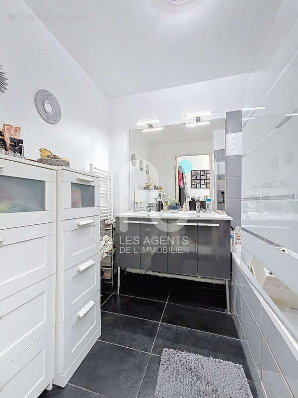 Appartement à ASNIERES-SUR-SEINE