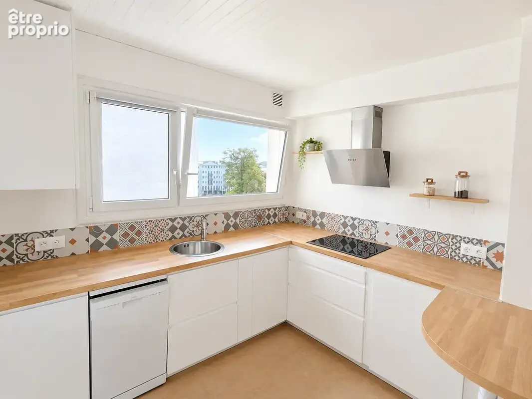 Appartement T3 entièrement rénové avec belle vue panoramique - photo 4