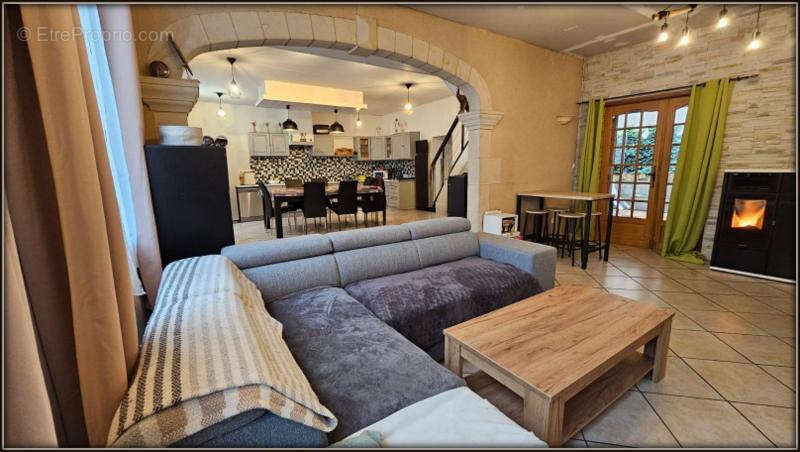 Maison à LUCHE-PRINGE