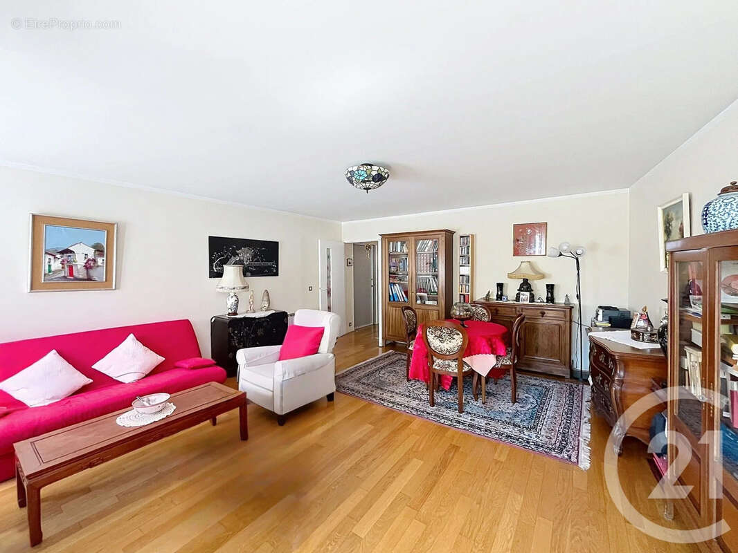 Appartement à PARIS-14E