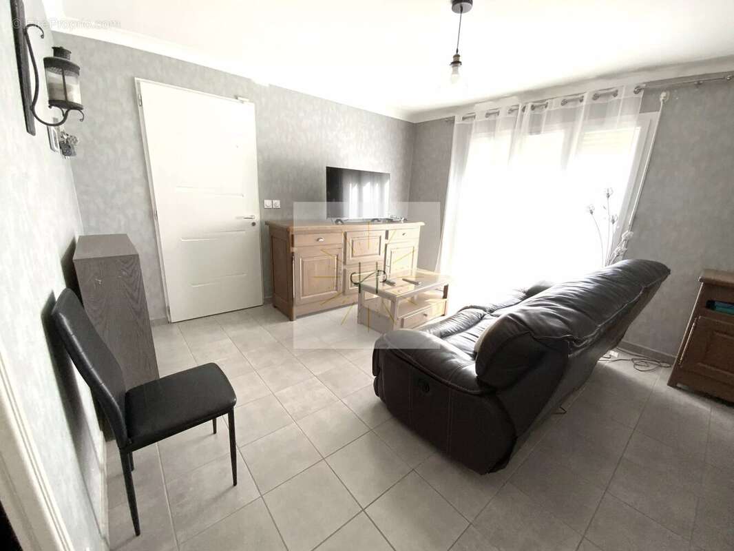 Maison à MONTELIMAR