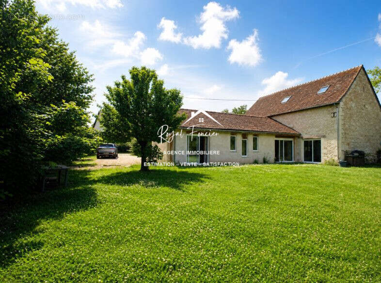 Façade arrière de la maison - Maison à DANGE-SAINT-ROMAIN