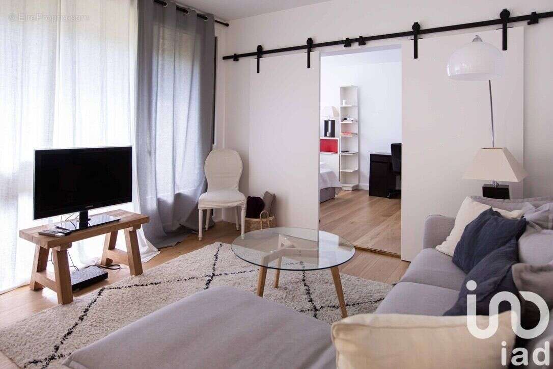 Photo 5 - Appartement à LA CELLE-SAINT-CLOUD