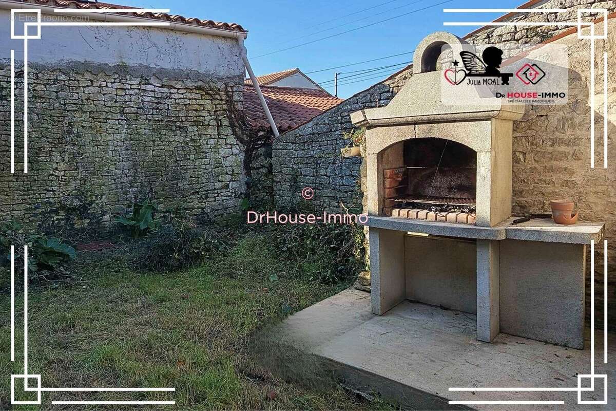 Maison à MOUZEUIL-SAINT-MARTIN