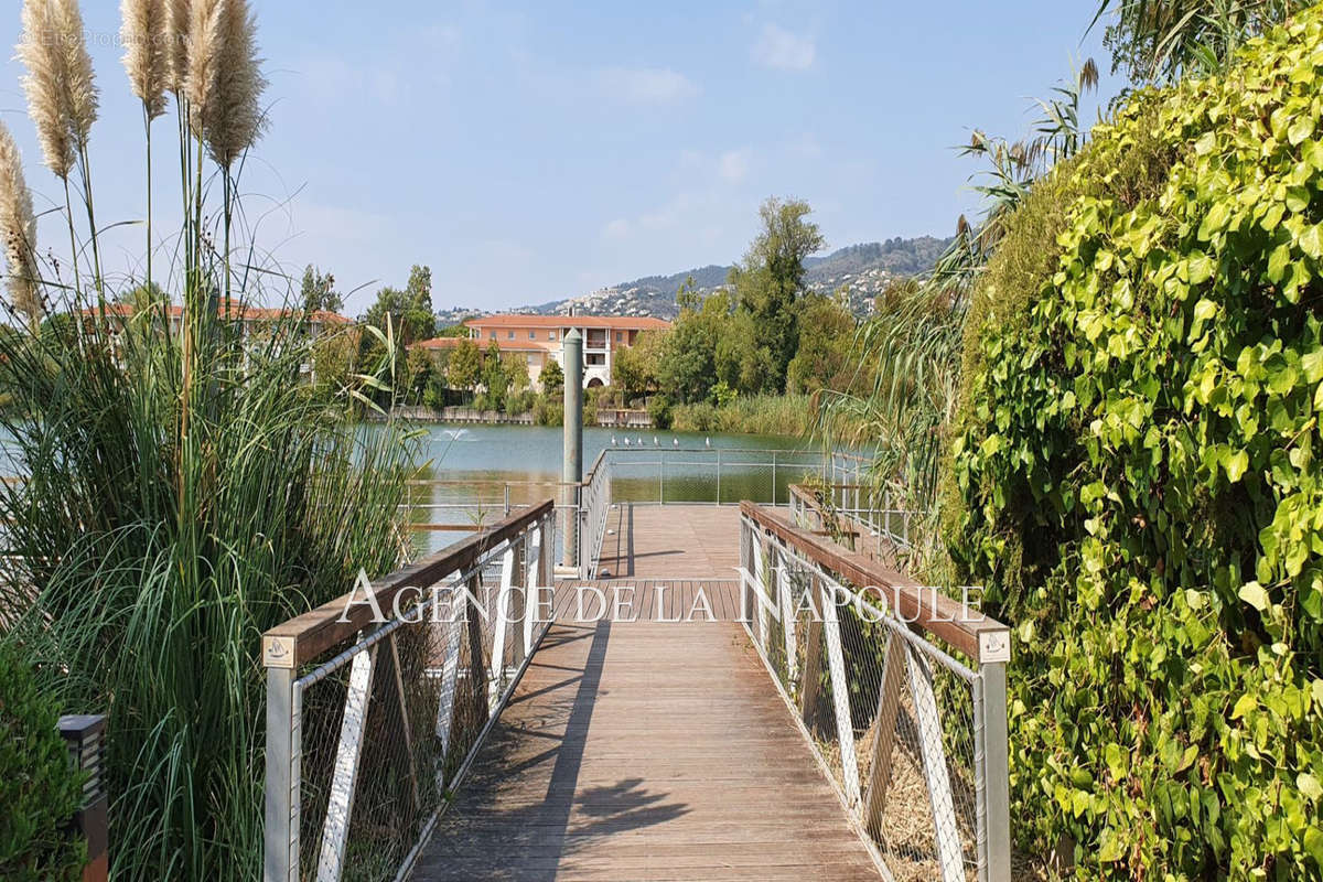 Appartement à MANDELIEU-LA-NAPOULE