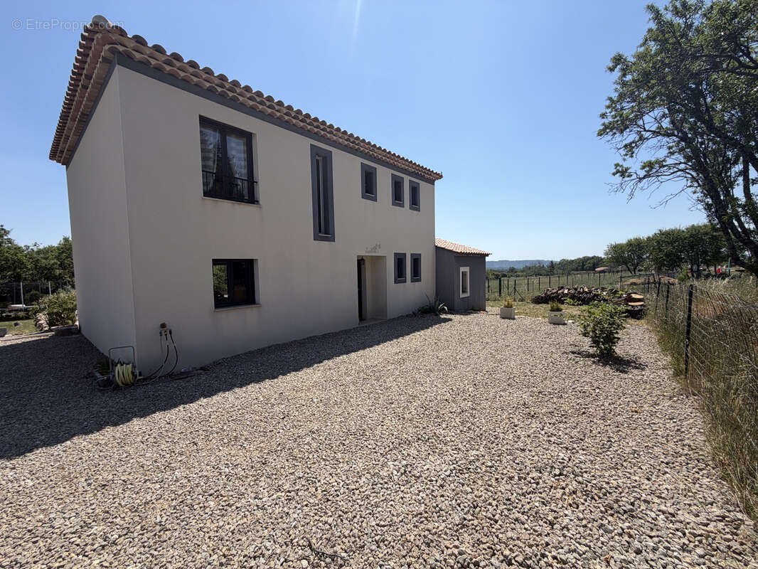 Maison à AUPS