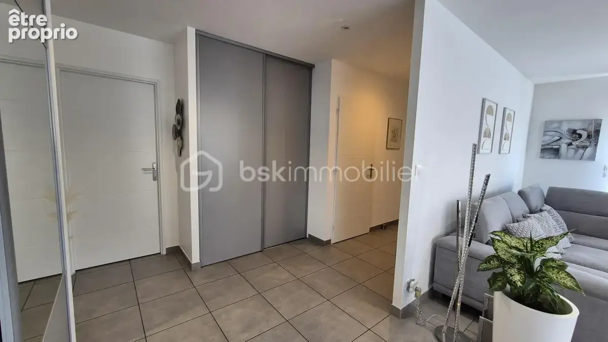 A vendre villa trois faces recente de 82m² sur terrain de 286m² a elne - en plain pied - deux chambres - garage - aucun travaux  - photo 12