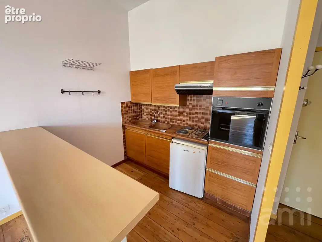 Bordeaux Place Camille Jullian : Appartement T2 - photo 5