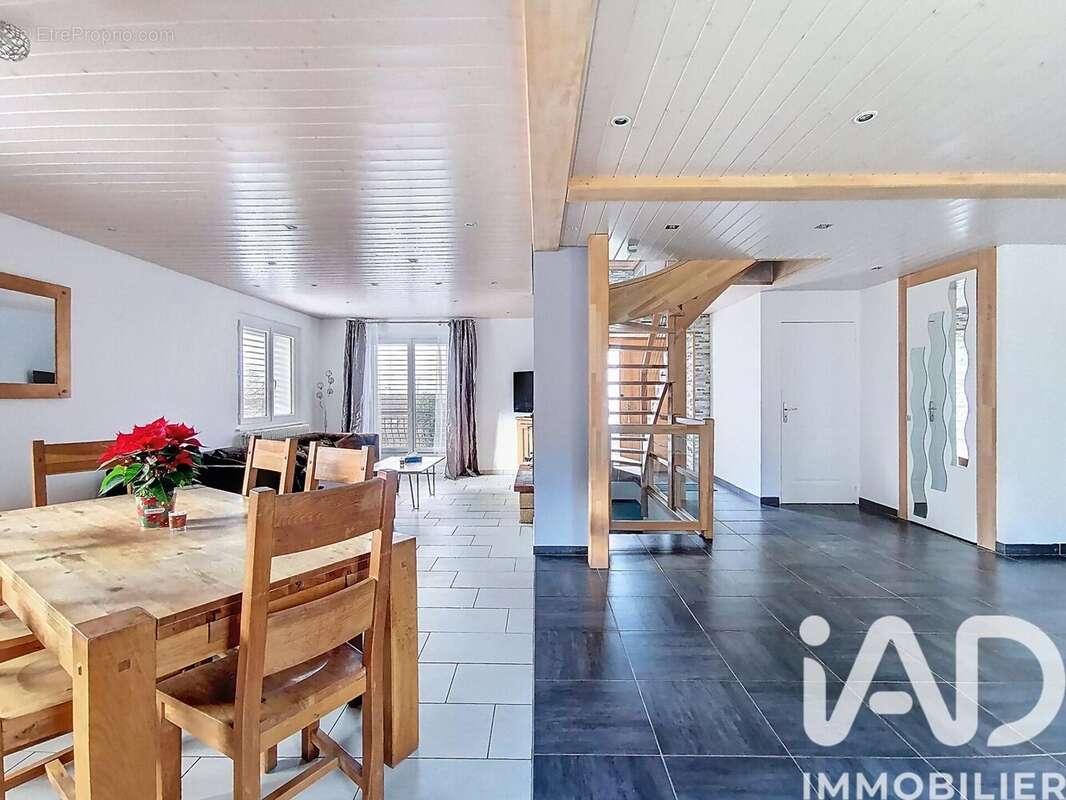 Photo 3 - Maison à SAINT-CERGUES