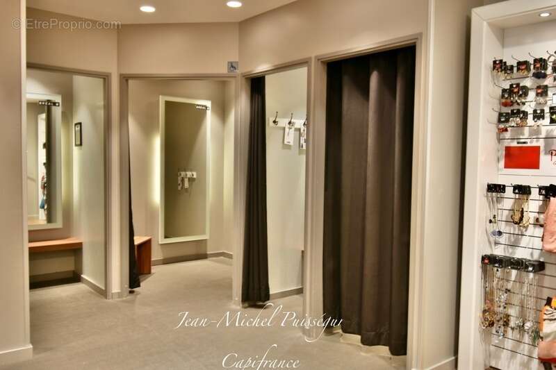 Dpt Haute Garonne (31), à vendre coeur de ville de SAINT GAUDENS Local commercial de 200 m2 - photo 4