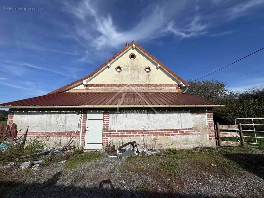 Maison à PARAY-LE-FRESIL