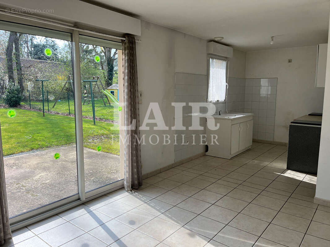 Maison à LE MELE-SUR-SARTHE