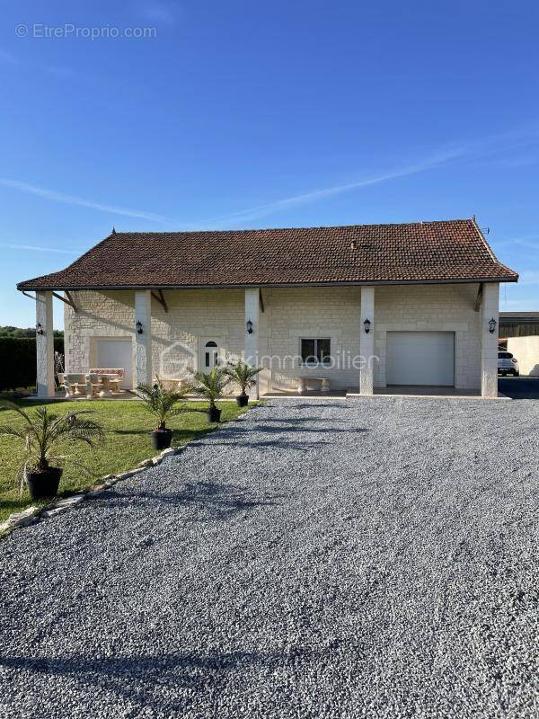 Maison à VILLEFAGNAN