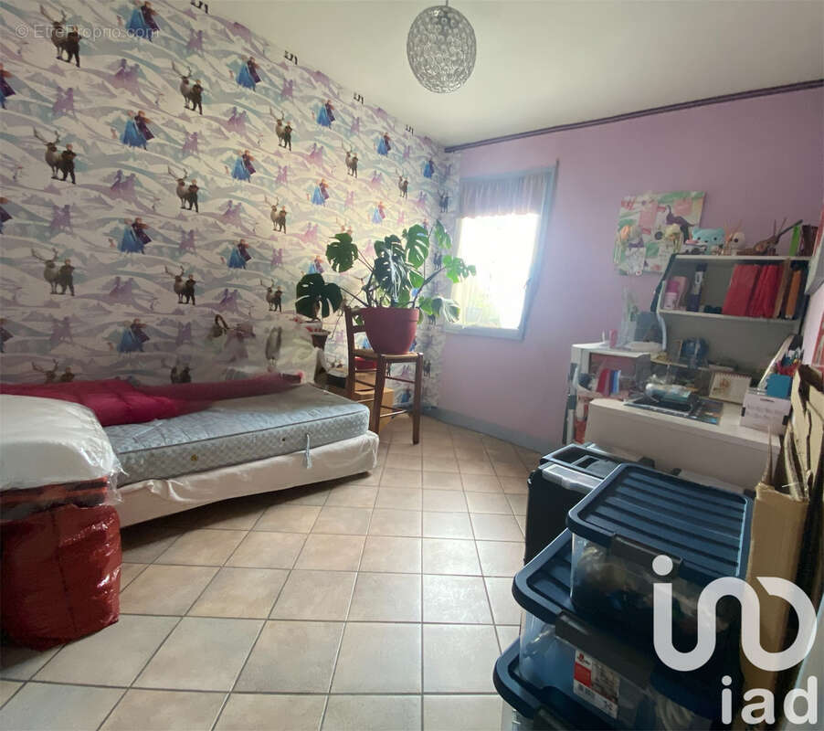 Appartement 81 m² à Combs-La-Ville  - photo 7
