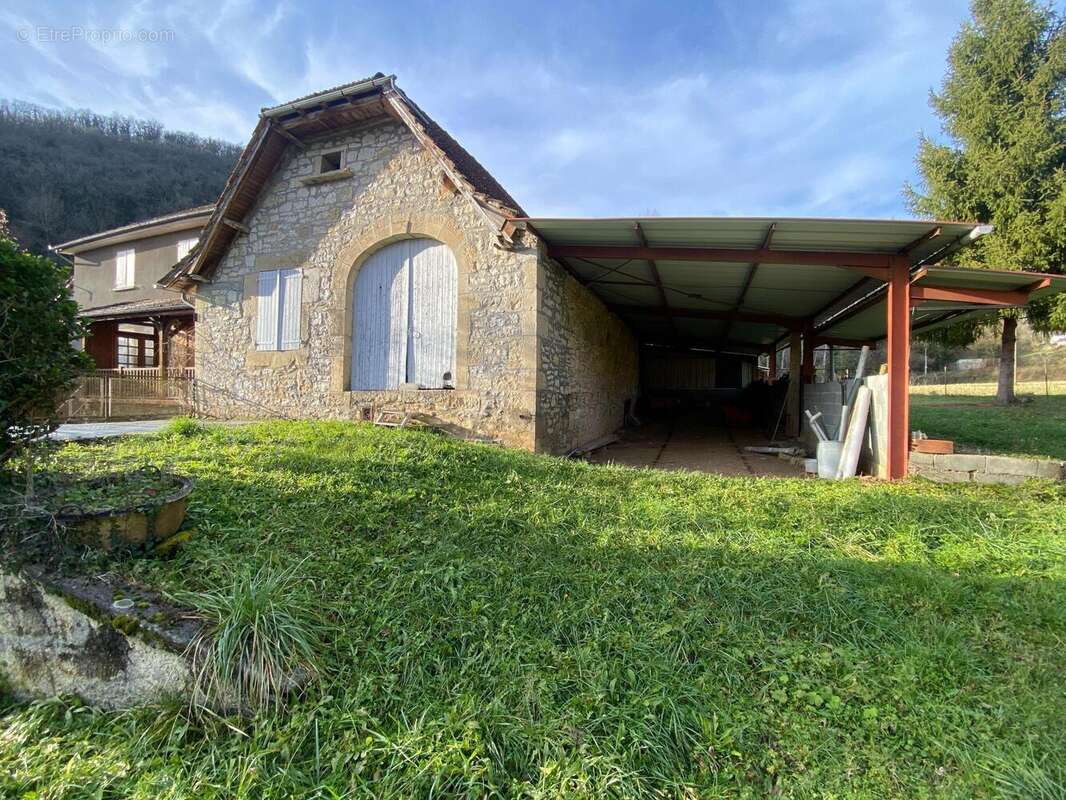 Maison 160 m² à Larroque-Toirac  - photo 3