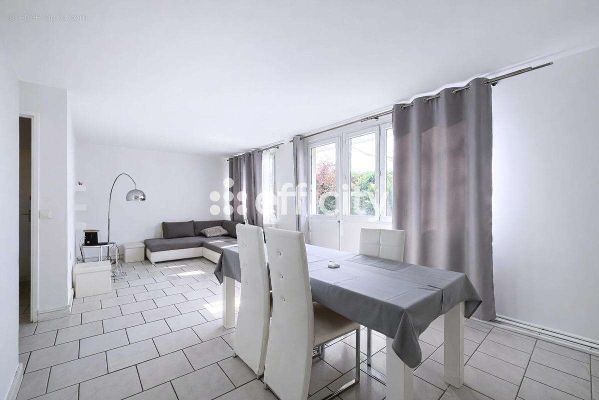 Appartement à LE RAINCY