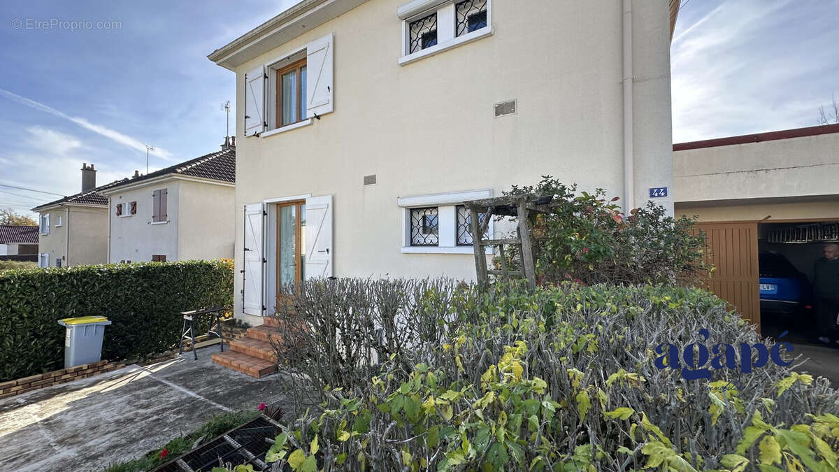 Maison à COULANGES-LES-NEVERS