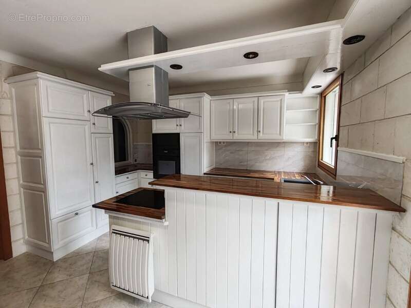 Propriete à vendre 10 pièces LA BRUFFIERE (85) - photo 6