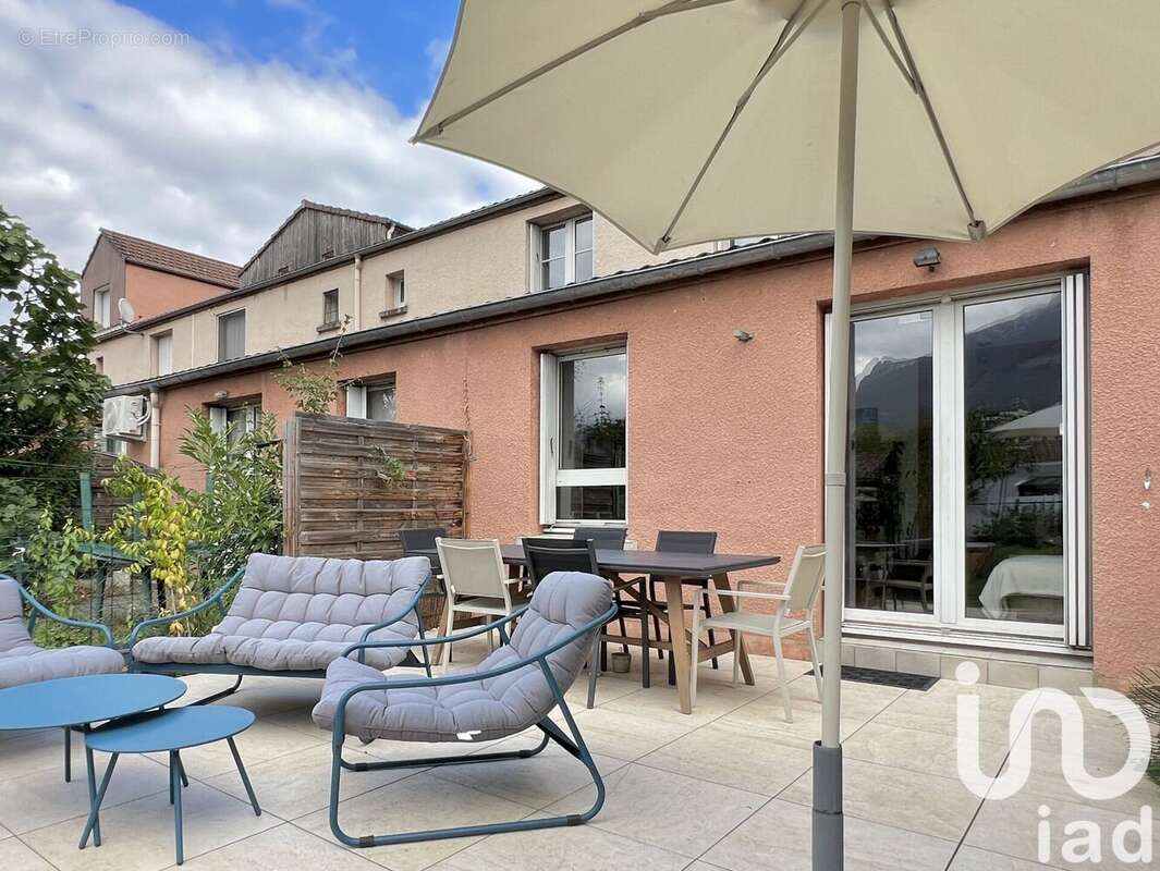 Photo 2 - Maison à LE PONT-DE-CLAIX