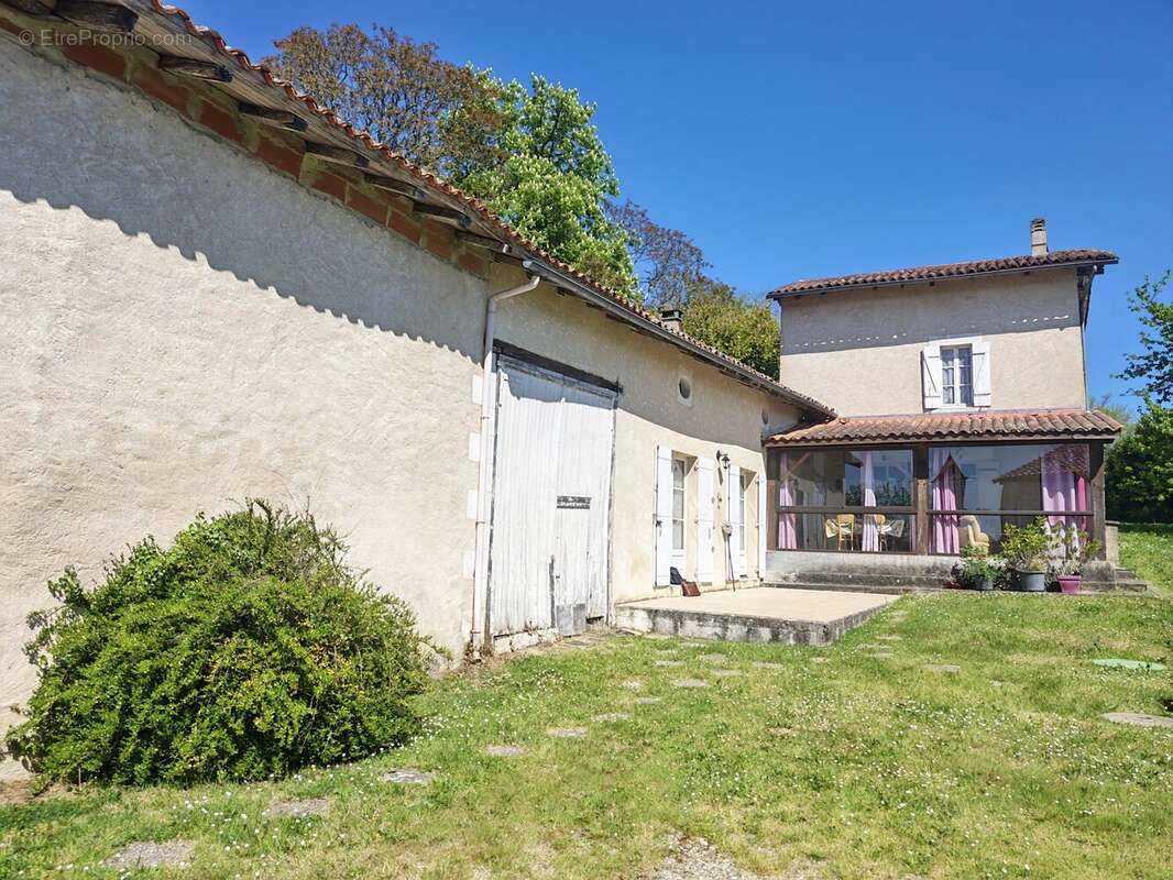 Maison à AUBETERRE-SUR-DRONNE