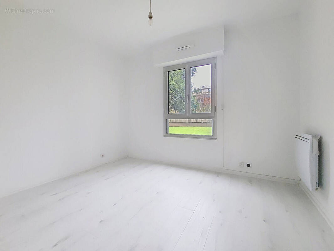 Commerce à ISSY-LES-MOULINEAUX