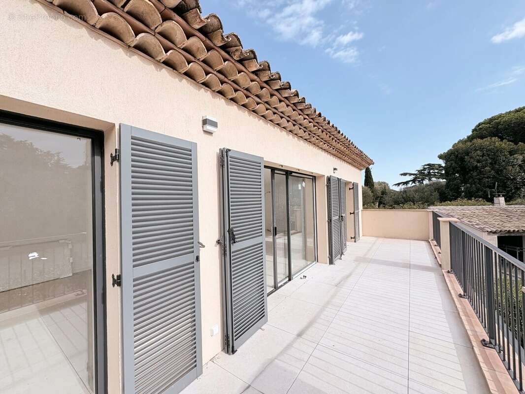 Appartement à GRIMAUD