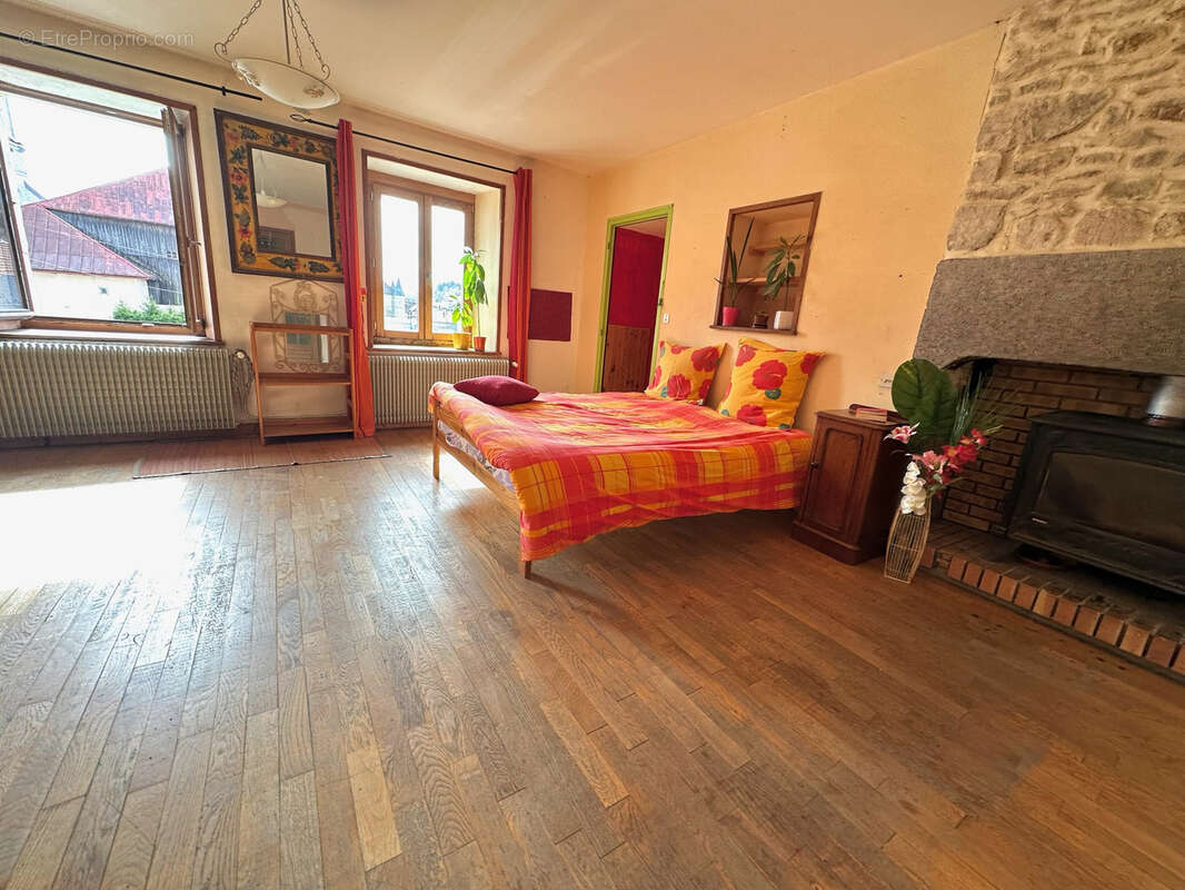 Appartement à MOUTHE