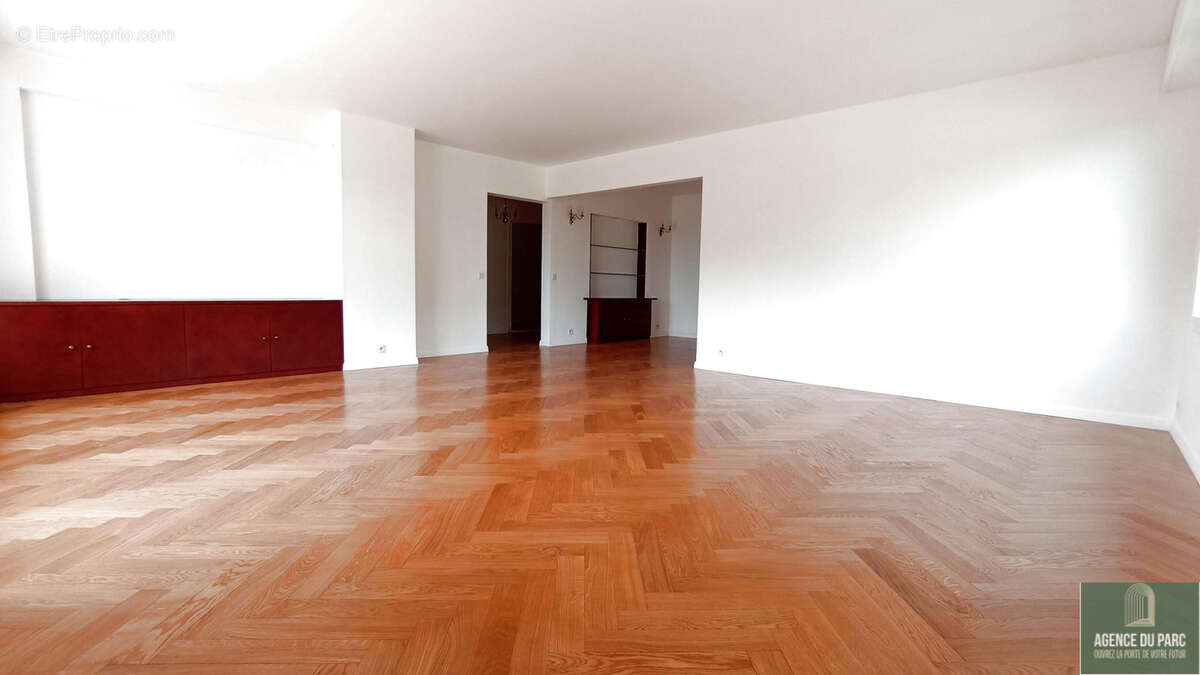 Appartement à VILLE-D'AVRAY