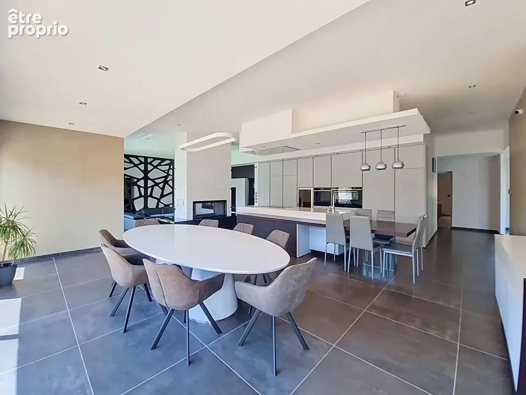 Maison contemporaine de standing avec piscine et grand garage - photo 4