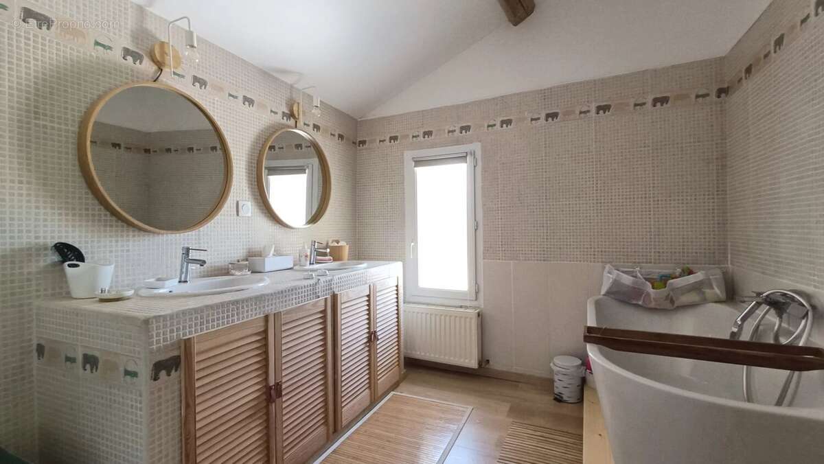 Maison à VOUZAILLES